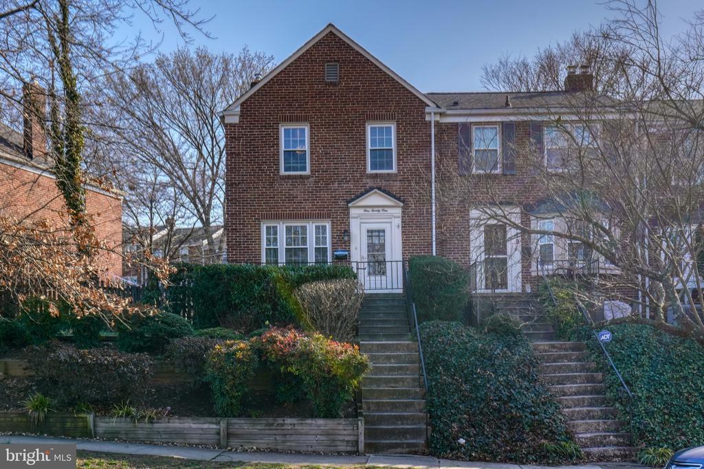 121 Stanmore Rd in Baltimore, MD - Building Photo