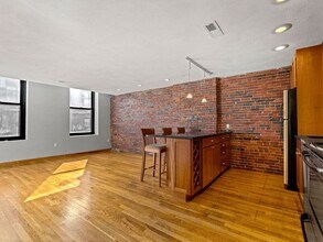 386 Commercial St in Boston, MA - Building Photo - Building Photo