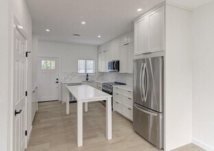 2530 Steck Ave in Austin, TX - Building Photo - Building Photo