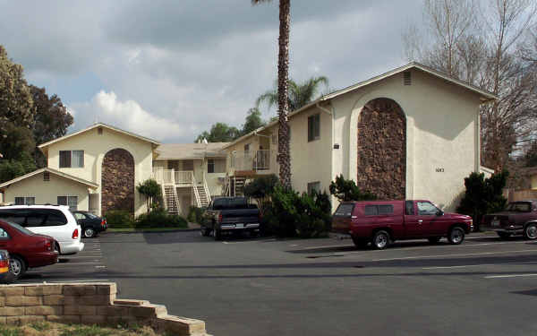 1075-1083 S Mollison Ave in El Cajon, CA - Building Photo - Building Photo