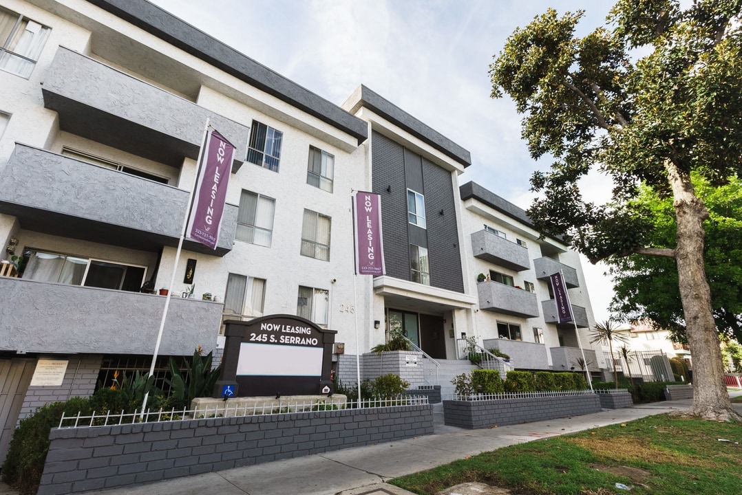 245 South Serrano Ave in Los Angeles, CA - Building Photo