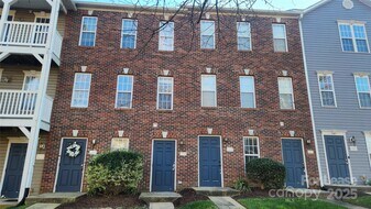 110 Steam Engine Dr in Mooresville, NC - Building Photo