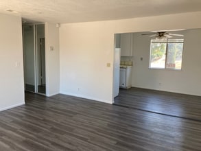 1518 Moorpark Ave, Unit 4 in San Jose, CA - Foto de edificio - Building Photo