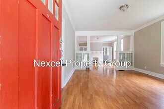 2004 Walker Ave in Memphis, TN - Building Photo - Building Photo