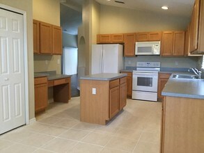 1072 Bluegrass Dr in Groveland, FL - Building Photo - Building Photo