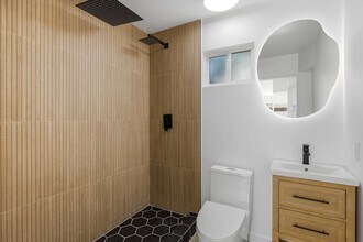 3684 Curlew St in San Diego, CA - Building Photo - Building Photo