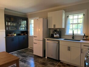 321 Cedar St in Graham, NC - Building Photo - Building Photo