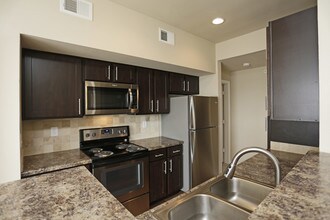 The Brazos in Dallas, TX - Building Photo - Interior Photo