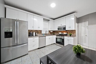 18 W 40th St in Bayonne, NJ - Building Photo - Building Photo