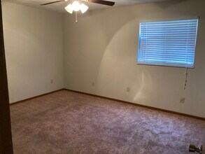 132 Lauren Circle Apt. A in Belleville, IL - Building Photo - Building Photo