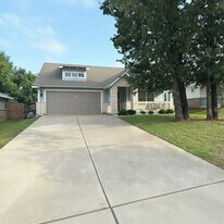 337 Daleview Dr in Kennedale, TX - Building Photo