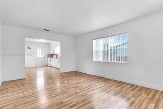 3841 SW 91 Ave in Miami, FL - Building Photo - Building Photo