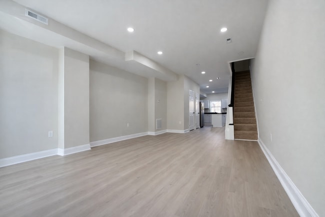 29 N Ellwood Ave in Baltimore, MD - Building Photo - Building Photo