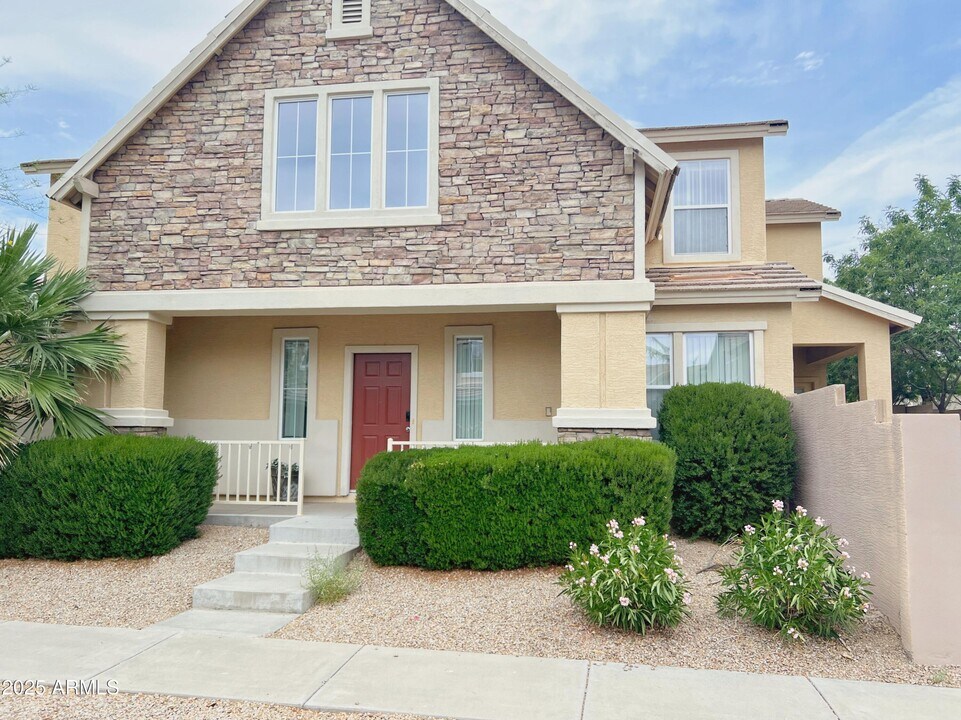 3041 W Darien Way in Phoenix, AZ - Building Photo