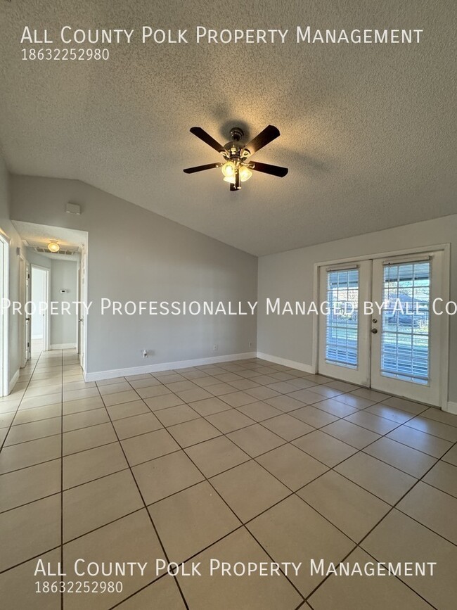 2341 Timbercreek Loop W in Lakeland, FL - Building Photo - Building Photo