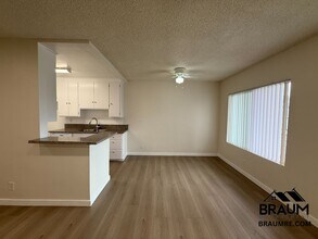 6041 Whitsett Ave in Los Angeles, CA - Building Photo - Building Photo