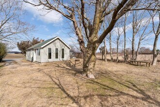 396 Reeves Ave in Riverhead, NY - Building Photo - Building Photo
