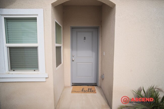 8400 Frankie Lou St in Bakersfield, CA - Building Photo - Building Photo