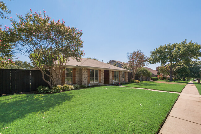 4444 Denver Dr in Plano, TX - Foto de edificio - Building Photo