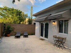 2605 SW 24th Ave in Miami, FL - Building Photo - Building Photo
