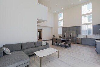 Pegasus Townhomes and Apartments in Los Angeles, CA - Building Photo - Building Photo