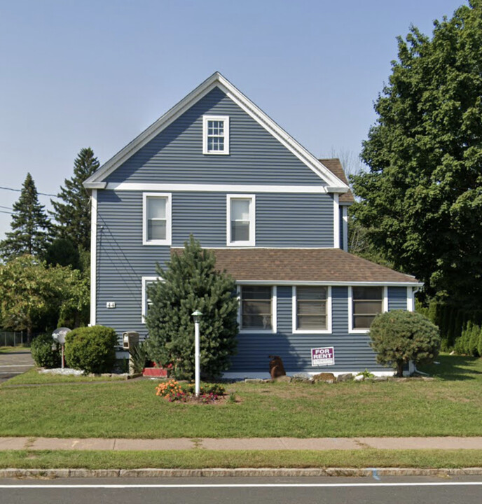 44 E Cedar St, Unit 1 in Newington, CT - Building Photo