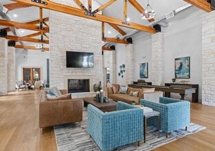 Estancia Villas in Austin, TX - Building Photo - Building Photo