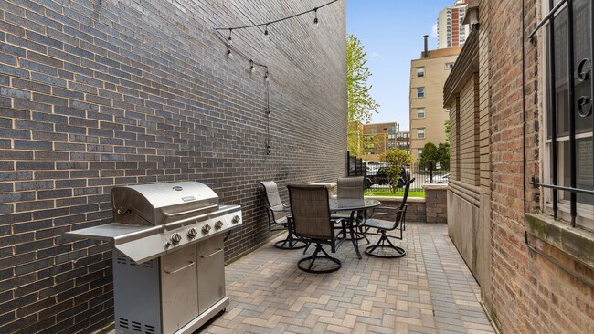 6120 N Kenmore Ave in Chicago, IL - Building Photo - Building Photo
