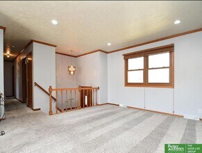 11823 N 157th St in Bennington, NE - Foto de edificio - Building Photo