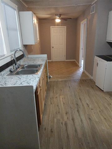 900 E 6th Ave in Corsicana, TX - Building Photo