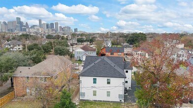 2406 Truxillo St-Unit -Upper B in Houston, TX - Building Photo - Building Photo