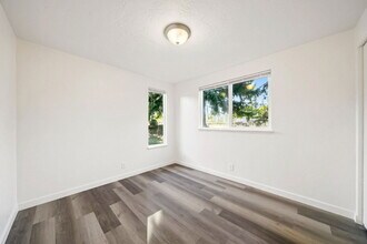 5495 A St in Springfield, OR - Building Photo - Building Photo