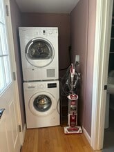 193 High St, Unit 2 in Reading, MA - Foto de edificio - Building Photo