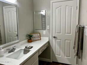 7333 E Chaparral Rd, Unit 1 in Scottsdale, AZ - Building Photo - Building Photo