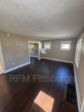 249 Elwyn Ave in Pittsburgh, PA - Building Photo - Building Photo