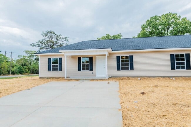122 Tabor Dr in Warner Robins, GA - Building Photo - Building Photo