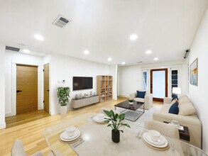 2414 Effie St in Los Angeles, CA - Foto de edificio - Building Photo