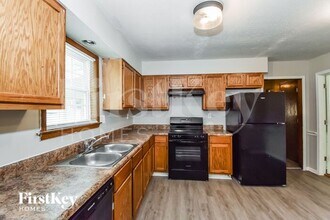 6385 Kinston Park Dr in Memphis, TN - Building Photo - Building Photo