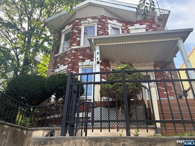 property at 31 Lanza Ave