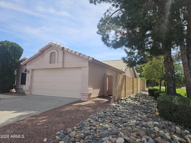 5045 W Topeka Dr in Glendale, AZ - Building Photo - Building Photo