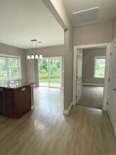 37 Hunters Ln in Southington, CT - Building Photo - Building Photo