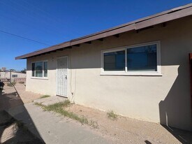 917-919 Carson St in Barstow, CA - Building Photo