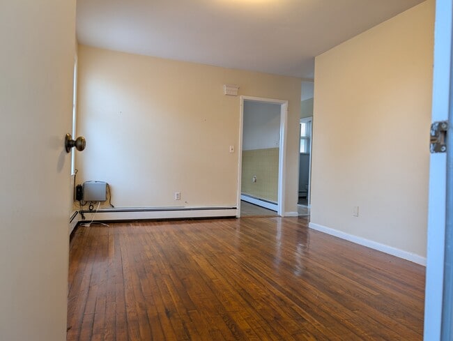 138 Chestnut St, Unit 2 in West Orange, NJ - Building Photo - Building Photo