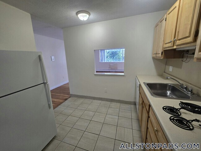 90 Gardner St in Boston, MA - Building Photo - Building Photo