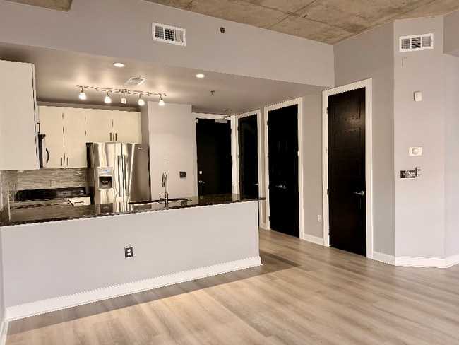 property at 711 Cosmopolitan Dr NE