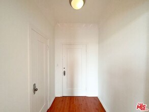 1314 Hayworth Ave, Unit 302 in West Hollywood, CA - Building Photo - Building Photo