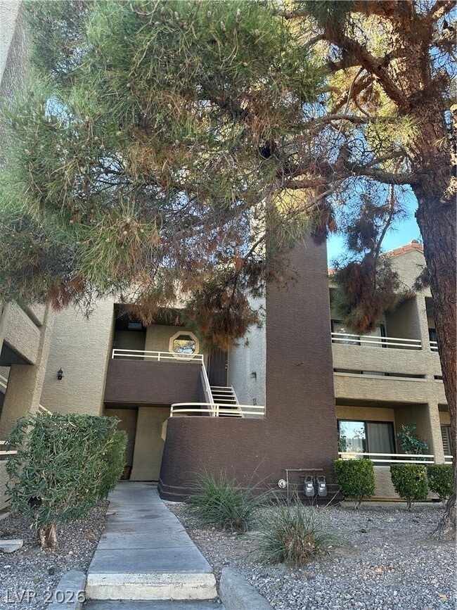 5040 S Rainbow Blvd in Las Vegas, NV - Building Photo - Building Photo