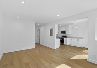 2915 Hauser Blvd, Unit 4 in Los Angeles, CA - Building Photo - Building Photo