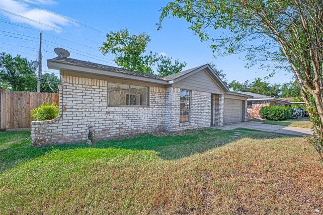 7230 Oak Village Dr in Humble, TX - Building Photo - Building Photo