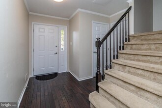 145 Windham Ct in Princeton, NJ - Foto de edificio - Building Photo